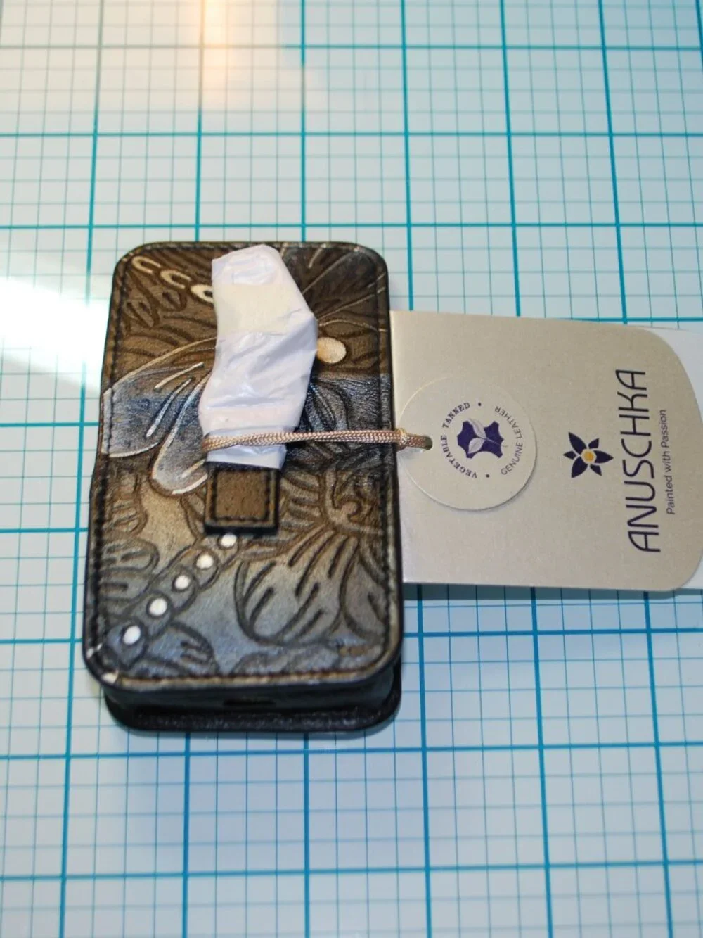 NWT Anuschka Dragonfly Hand Painted Leather Airpod Case